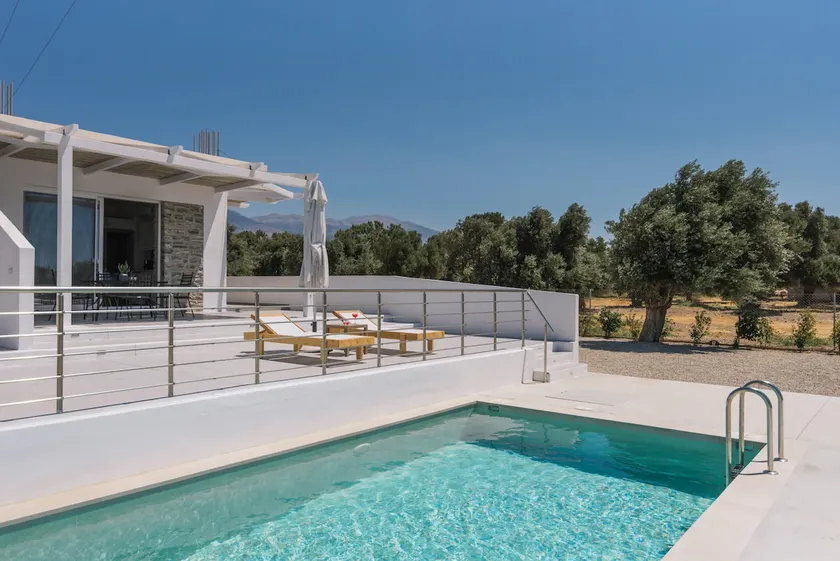 ANASTASIA'S Luxury Homes - Image 1