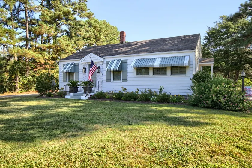 Bee Humble Cottage w/in 20mins to Public Beaches - Image 1
