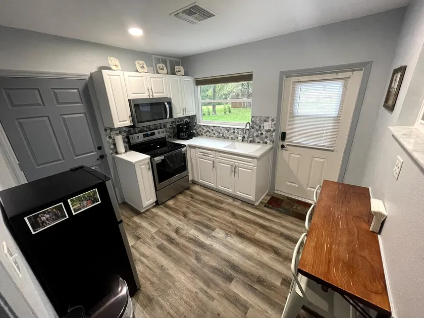 Cute Country Suite - Image 1