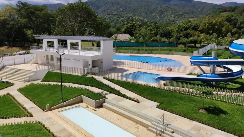 Cozy apartment in Sta Fe Ant near the park - Image 1