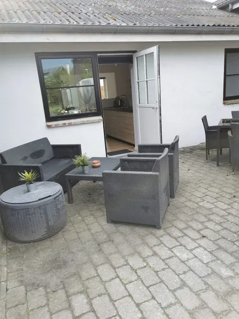Guest house with 2 rooms - Image 1