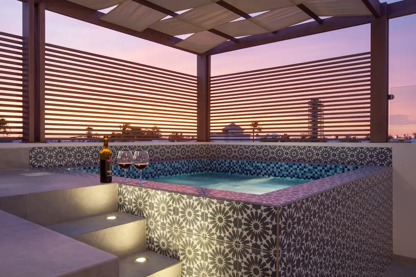 Modern House with private pool rooftop - Image 1