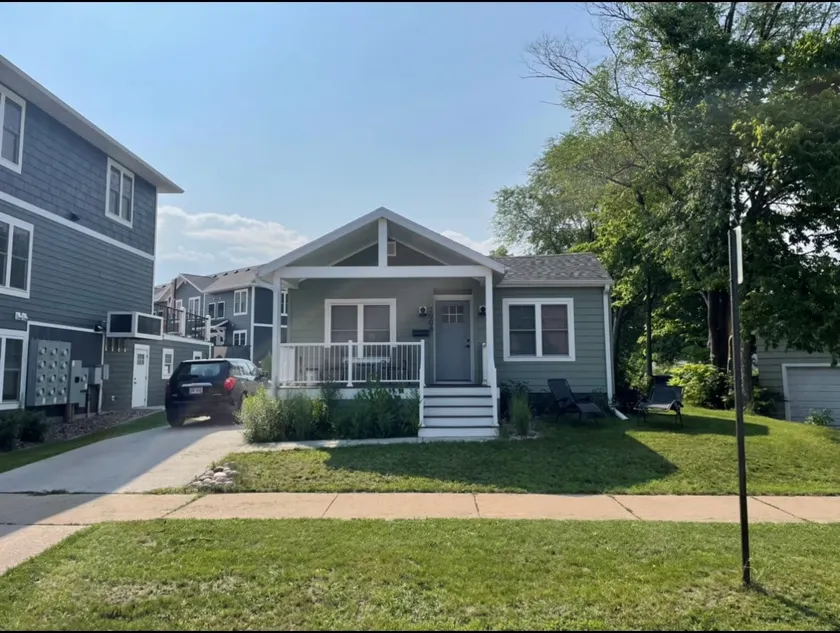 Brand New, 3 Bed/ 2 Bath w/ Parking on UWL Campus - Image 1