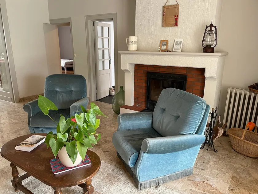 Large village house in the heart of the Médoc - Image 1