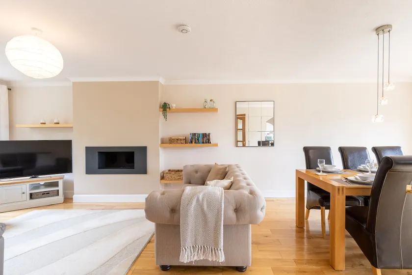 Homely Harbour Cottage in historic Limekilns - Image 1