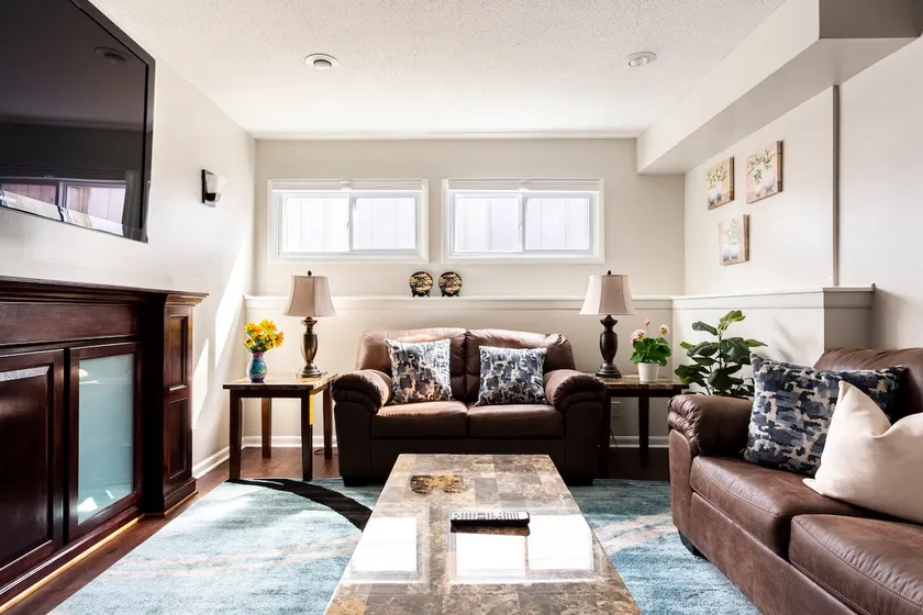 Newly renovated - all amenities - Image 1