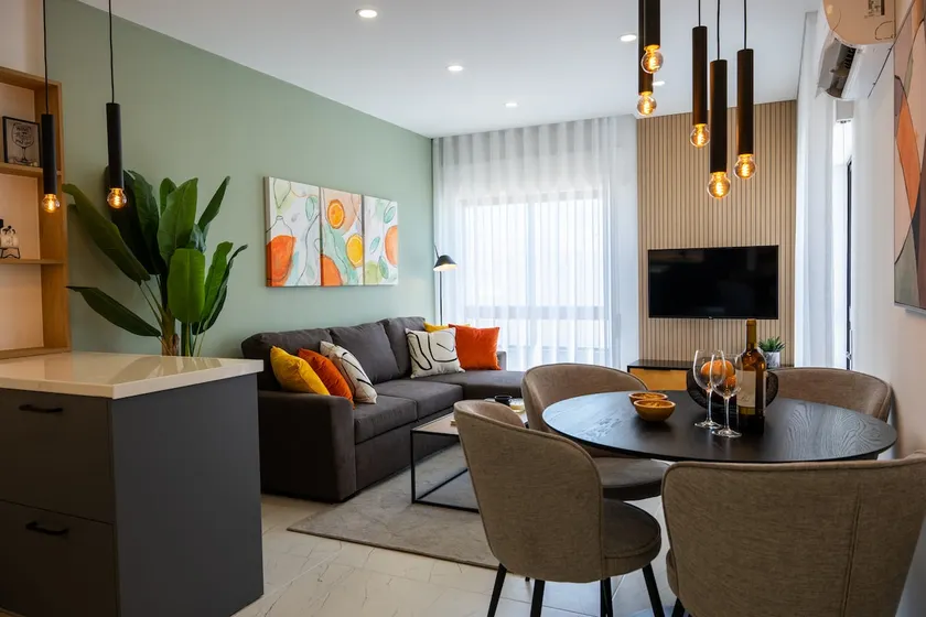 1 bedroom flat completely renovated. - Image 1