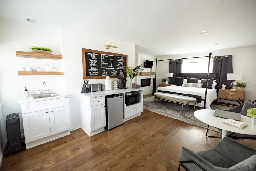1842 Suite-Millpond Inn|Walk to downtown Clarkston - Image 1