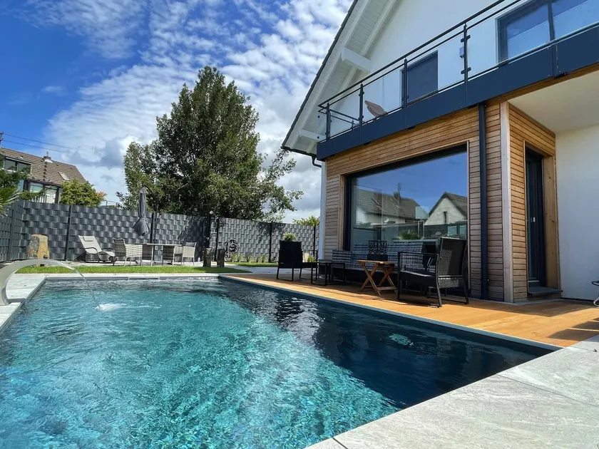 Villa Dreamy vacation room with private entrance & bathroom - Image 1