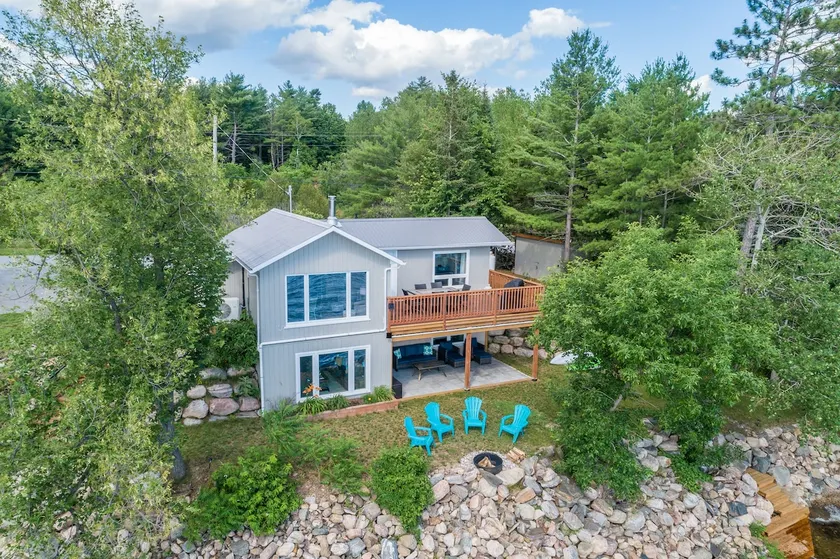 Lakeside Retreat! 4 Season Family Friendly Cottage - Image 1
