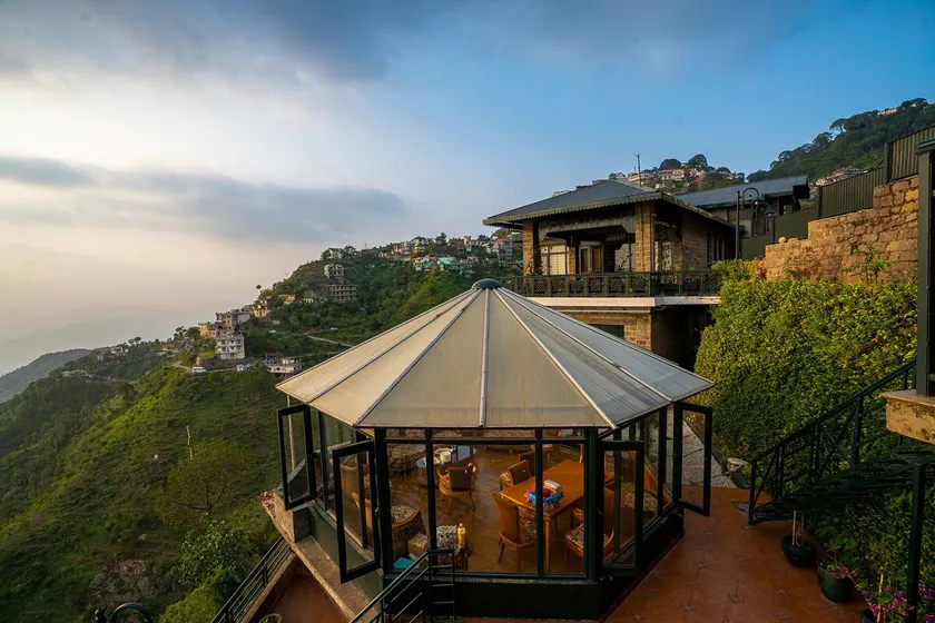 Mysty View 6BR | Glass Sunroom In Kasauli - Image 1