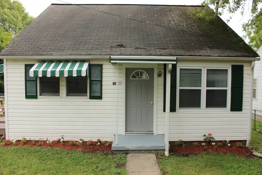 Gorge-ous 2br 1ba home near downtown Oak Hill - Image 1