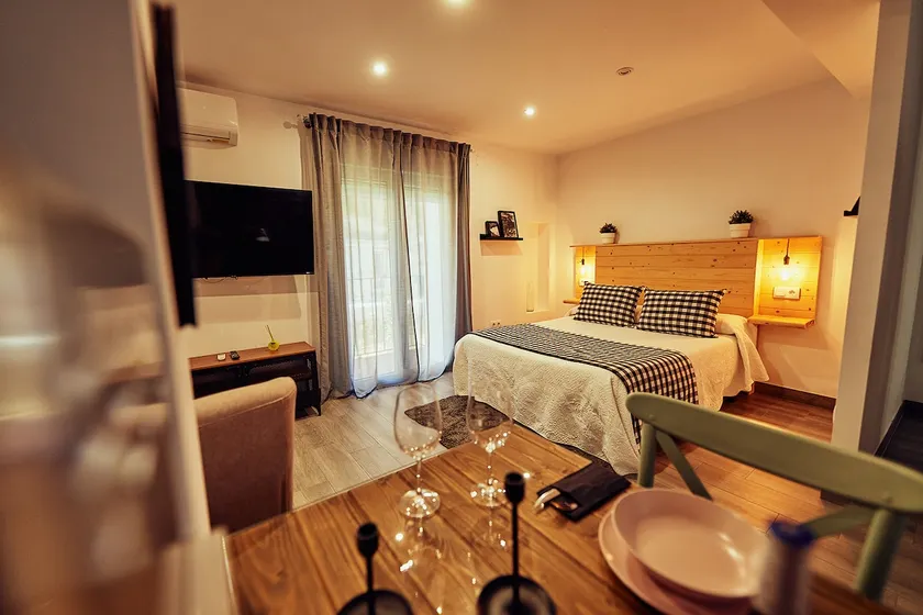 El Tajo country houses (La Posada) - Image 1