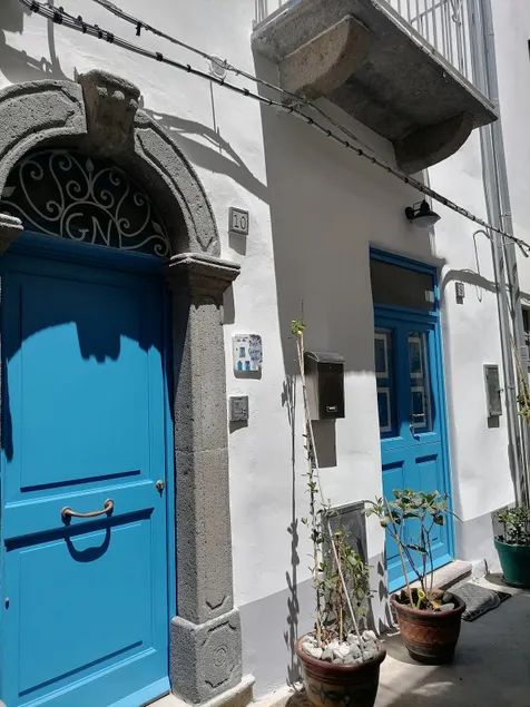 The architect's house, ground floor with terrace - Image 1