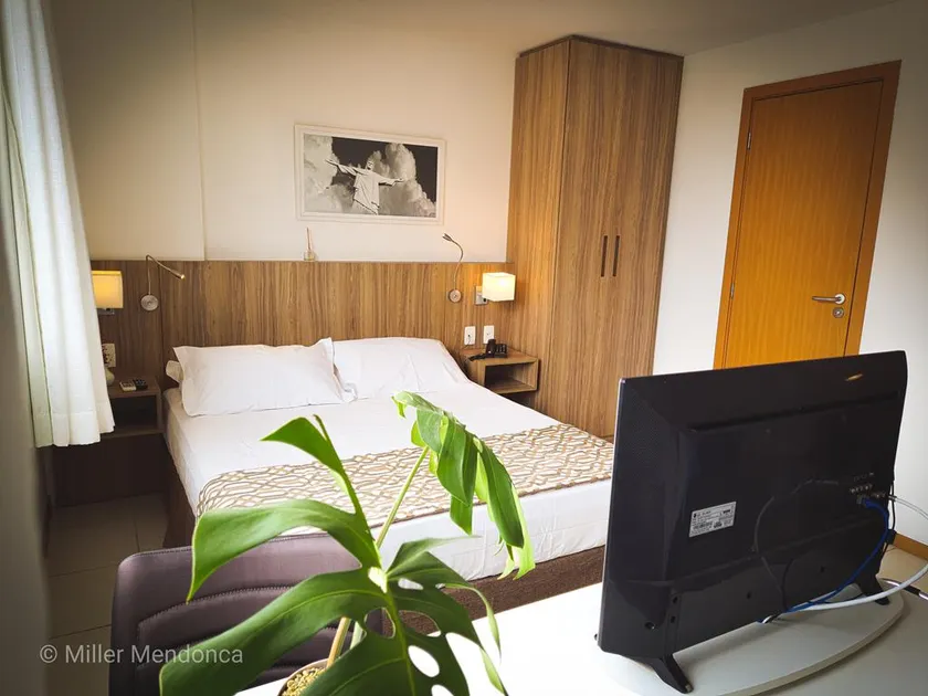 Romantic Getaway Suite - Image 1