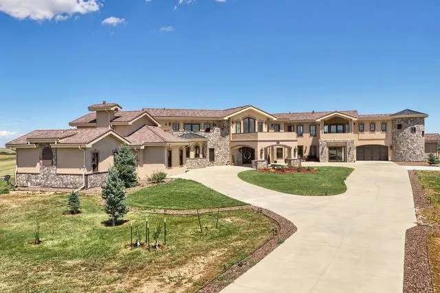Luxury Mansion Retreat Sleeps 20+ Panoramic VIEWS! - Image 1