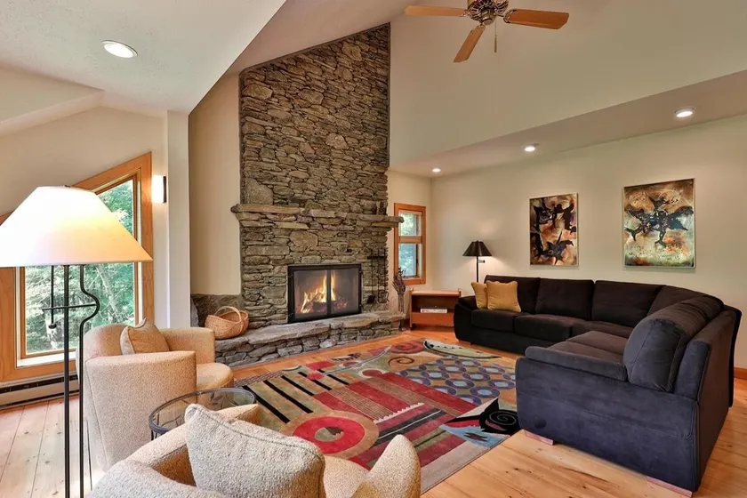 Secluded 2600 sq ft home 15 min from Okemo+Killington - Image 1