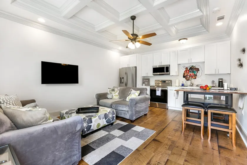 Live like a local! - Private Guest Suite - Image 1
