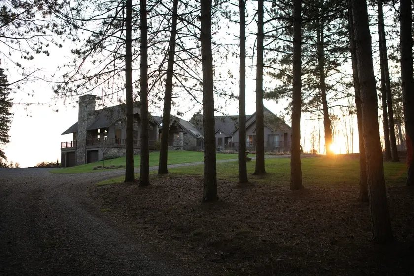 Wolf Glen Lodge, 200 Acre Retreat - Image 1