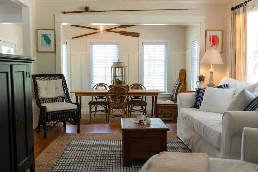 The Nook; Peaceful 2 bedroom cottage by the bay - Image 1