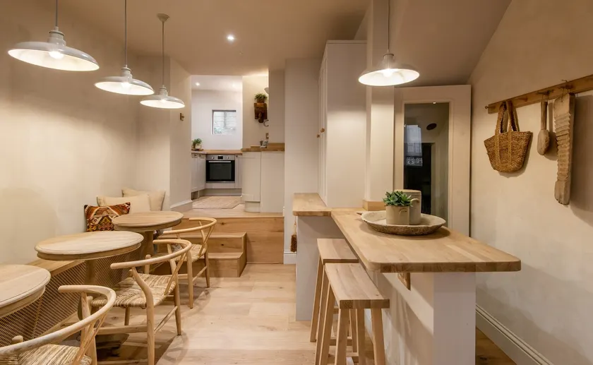 Central Hide Away With Private Roof Terrace - Image 1