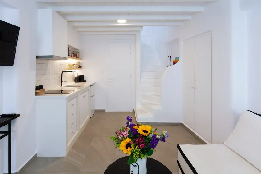 Skepi Two-Story Elegant House | Mykonos Town - Image 1