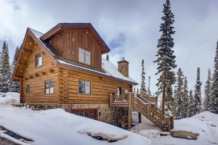 Idyllic Breckenridge Chalet with deck, valley views and Starlink internet - Image 1