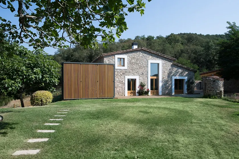 Amazing modern Catalan farmhouse with pool - Image 1