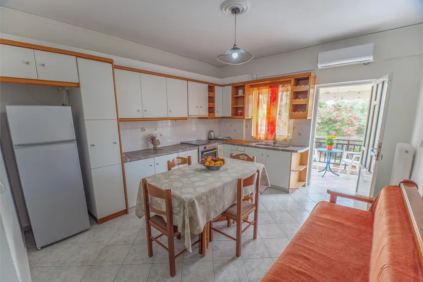 Apartment in the heart of Neapolis. - Image 1