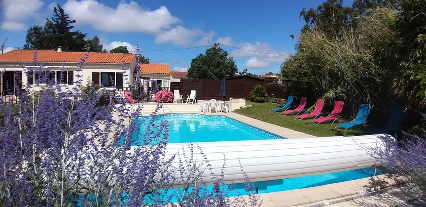 Beautiful Villa with heated pool - just 10 minutes from the sea! - Image 1