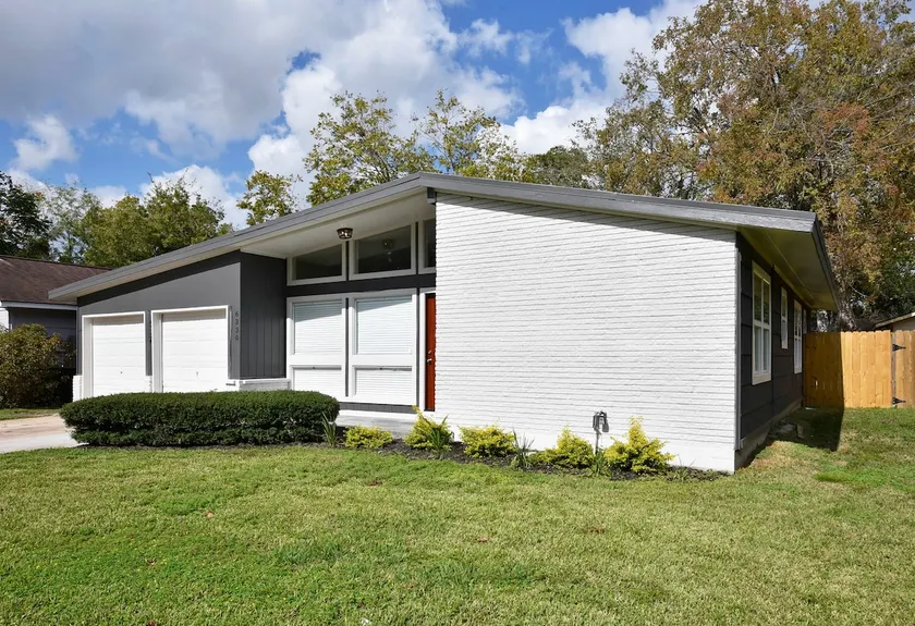 Great Place in Bellaire - Image 1