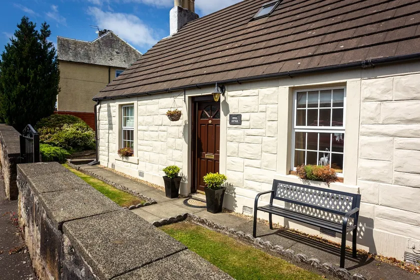 A Charming 3 Bedroom Holiday Cottage Near Stirling - Image 1