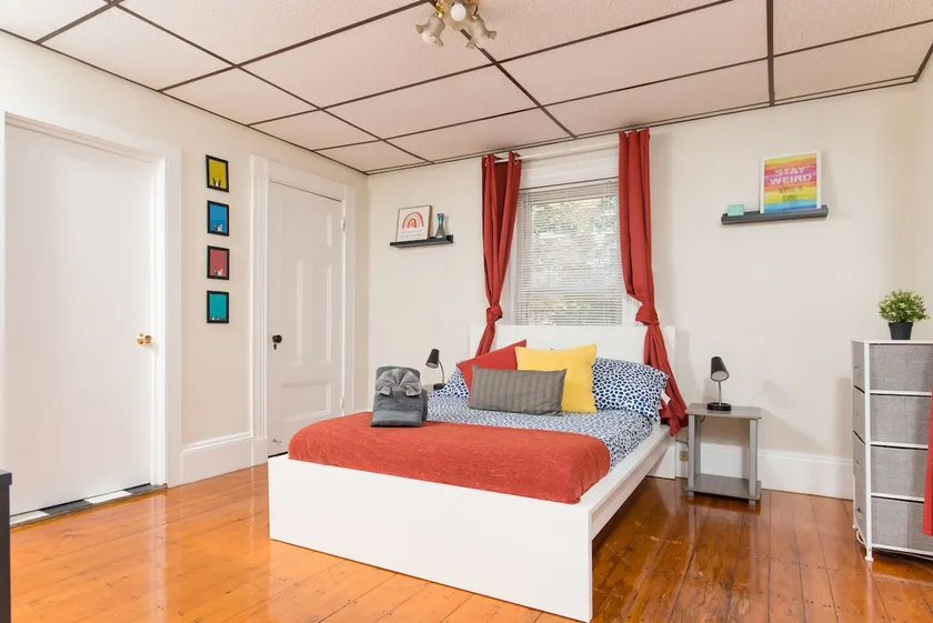 1 Free parking spot - 1BR/1Bath - Location - Walk! - Image 1