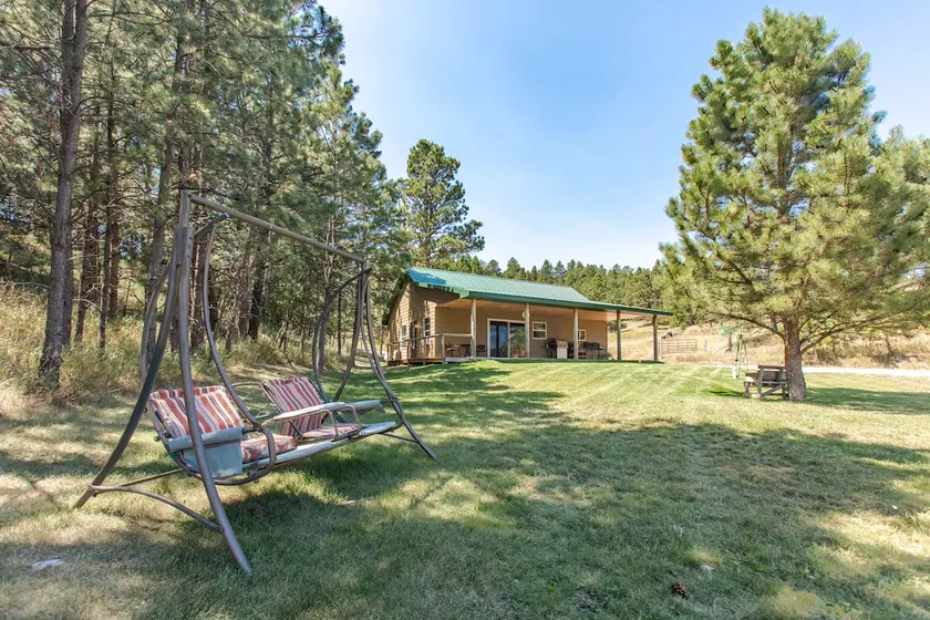 Beautiful Black Hills Cabin Centrally Located. - Image 1