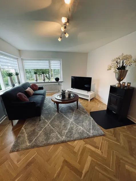 1st floor Fresh apartment near the city center/park - Image 1