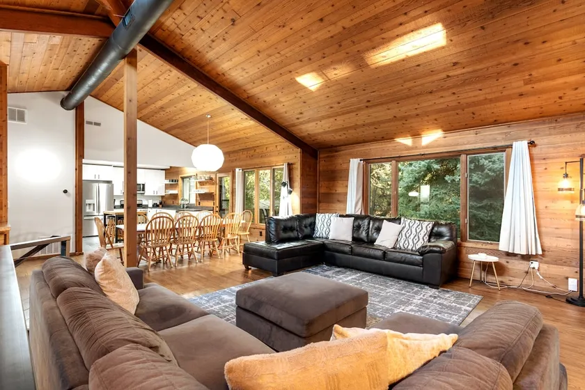 Creekside Home with Hot Tub Near Ski Resorts - Image 1