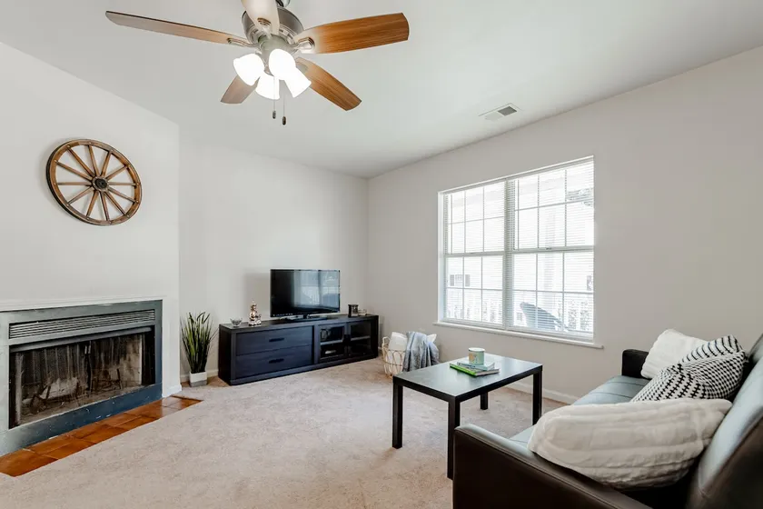 Modern Carolina family place - Image 1