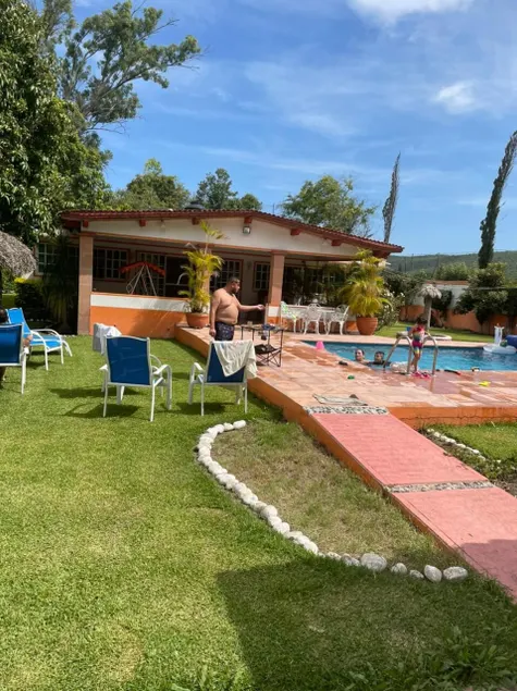 A RESTFUL HOME WITH A POOL - Image 1