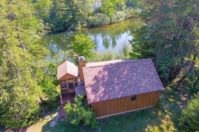 La Chouette – cozy waterfront chalet - Image 1