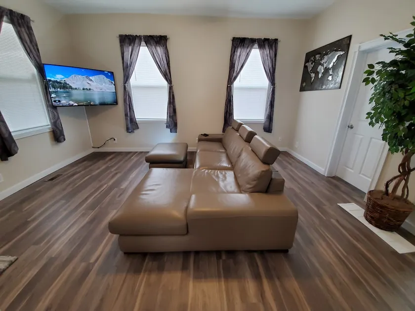 Cedar Street Stay - Image 1