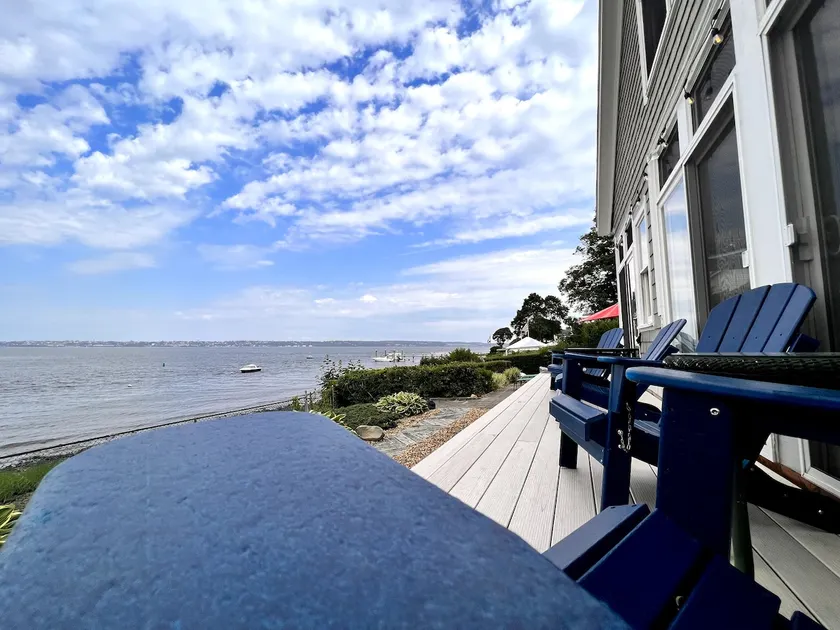 Bristol by the Bay, Waterfront Retreat, Sleeps 12! - Image 1