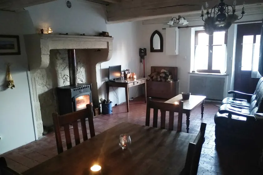 Village house in the heart of Burgundy - Image 1