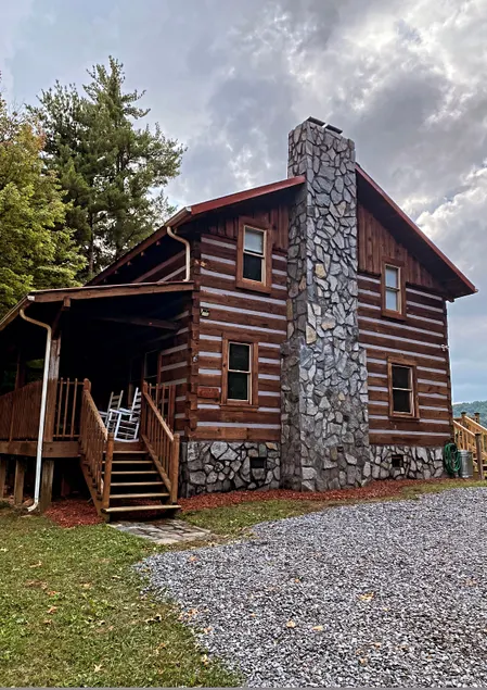 Designer Log Cabin w/ Mountain Retreat Perks - Image 1