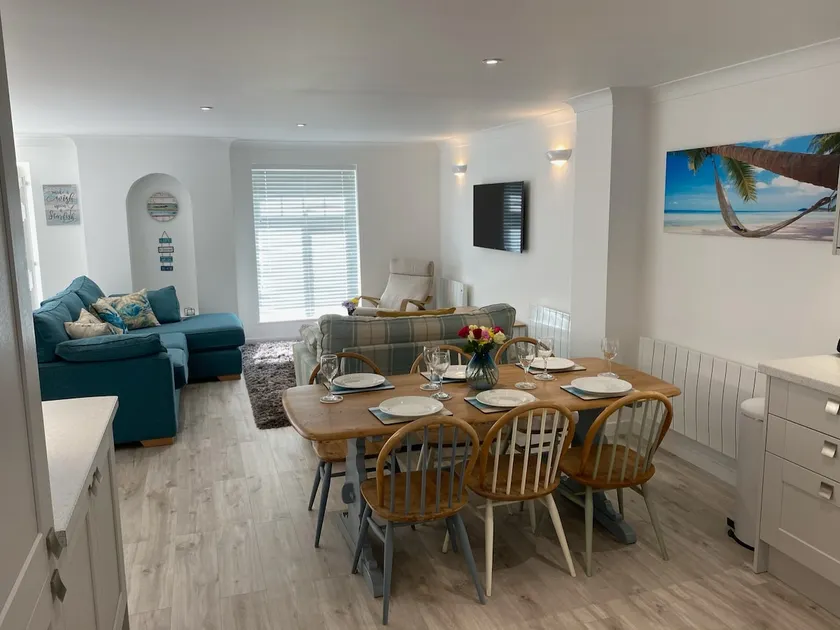 A perfect base for a Holiday or Work in Cornwall - Image 1