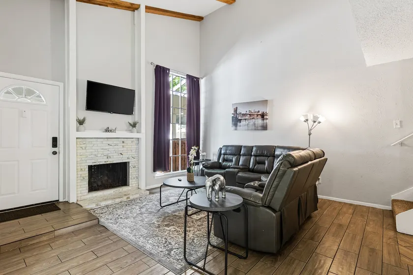 50% Off Monthly | 3BR | Sleeps 6 | Fast WiFi - Image 1
