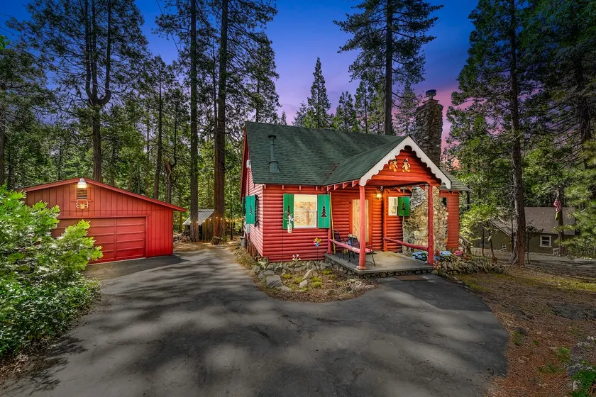 Log cabin with Tons of Games! Dogs Welcome! - Image 1