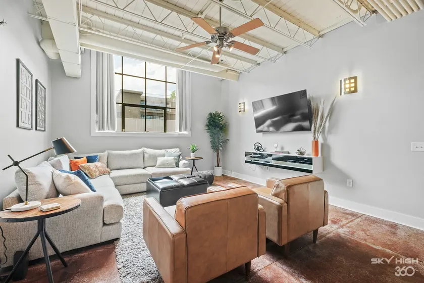 The Louis - Modern 2BR Loft on Dickson St. - Image 1
