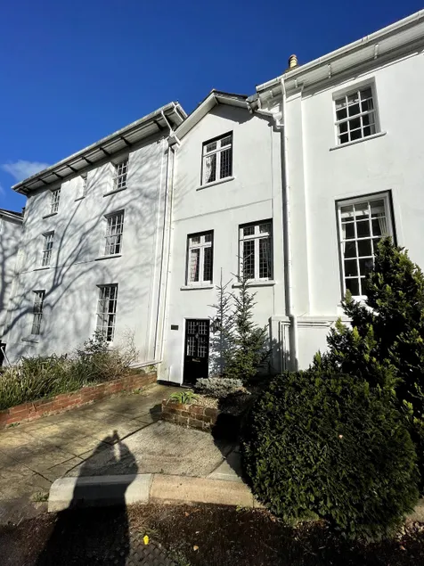 Nomi Homes - Otis House - Free Parking - Central -10ppl - Image 1
