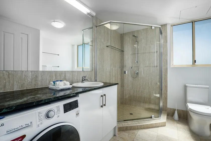 Studio Beach Executive - Image 1