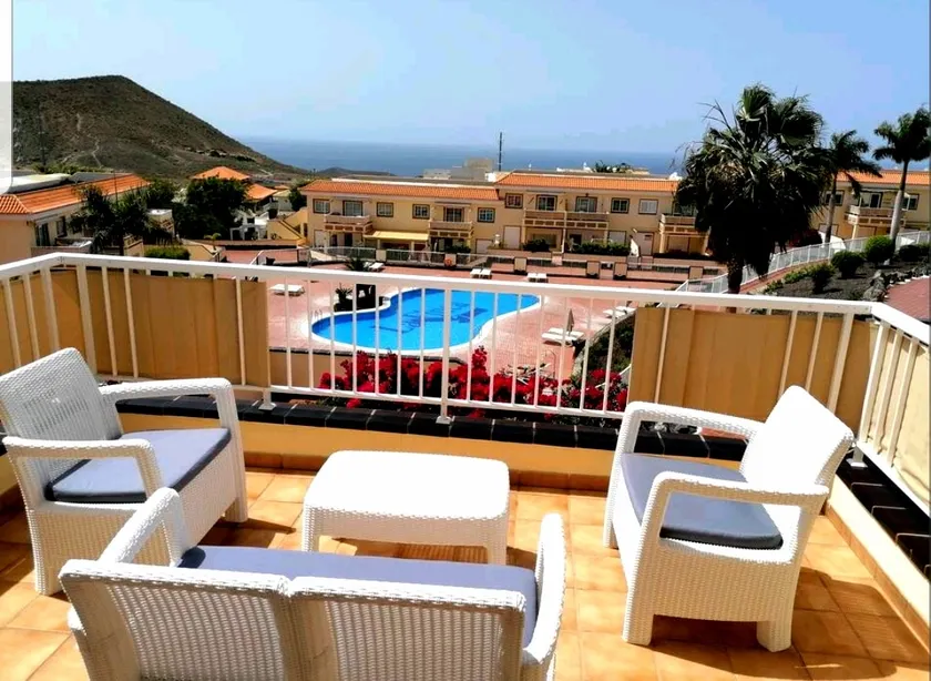 Lovely Apartment in Tenerife South - Image 1